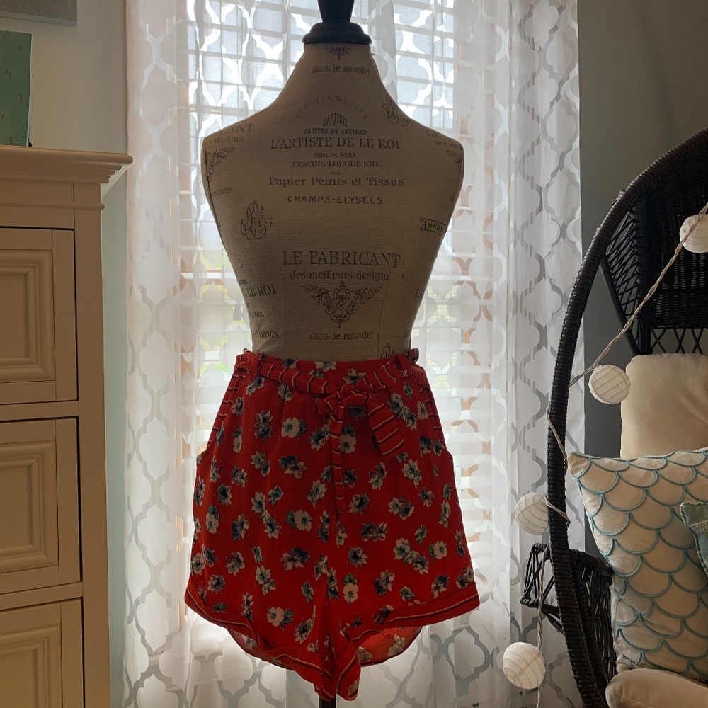 Flowy Flower Print High Waist Tie Shorts